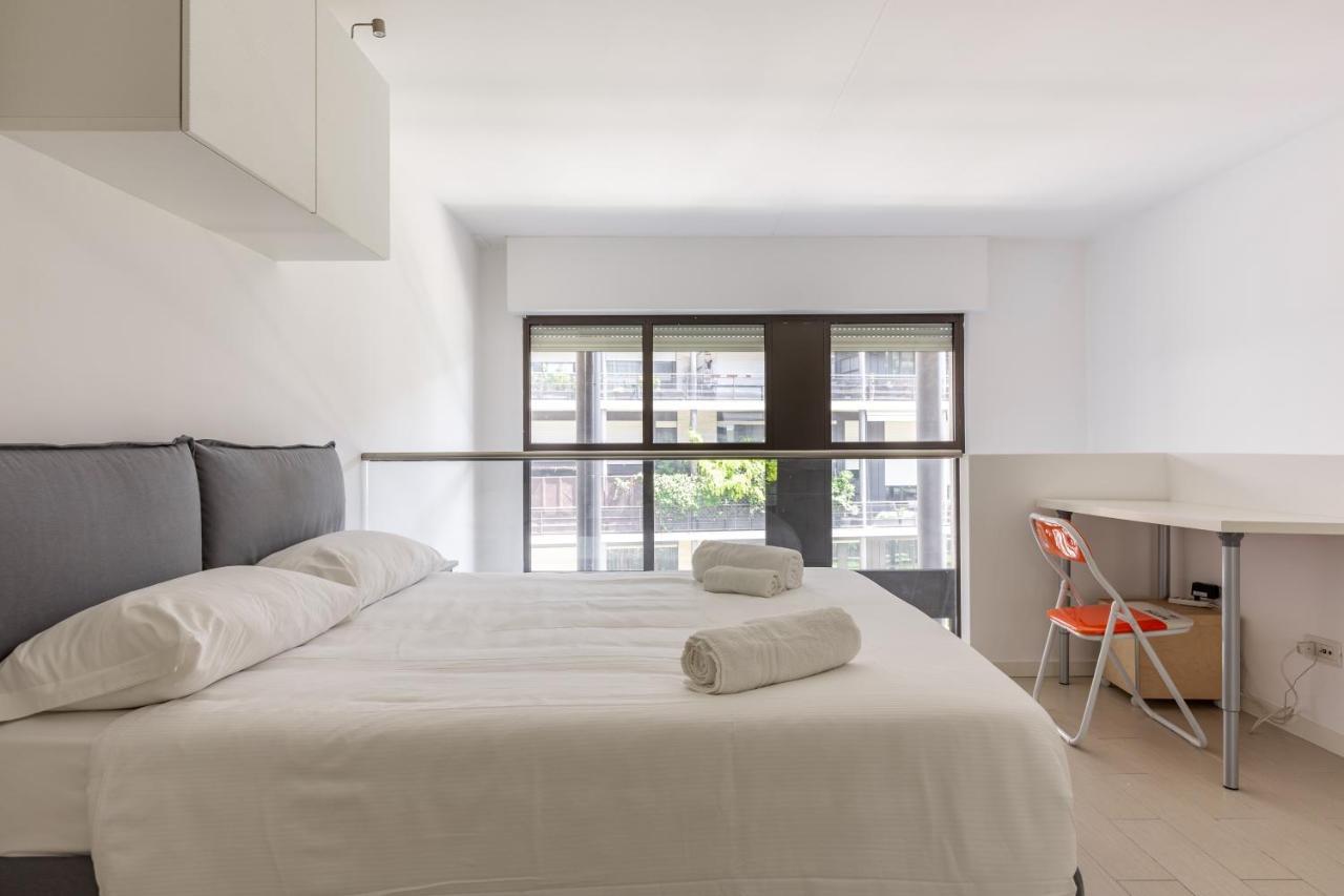 Ferienwohnung Elegant Loft With Balcony! Mailand Exterior foto